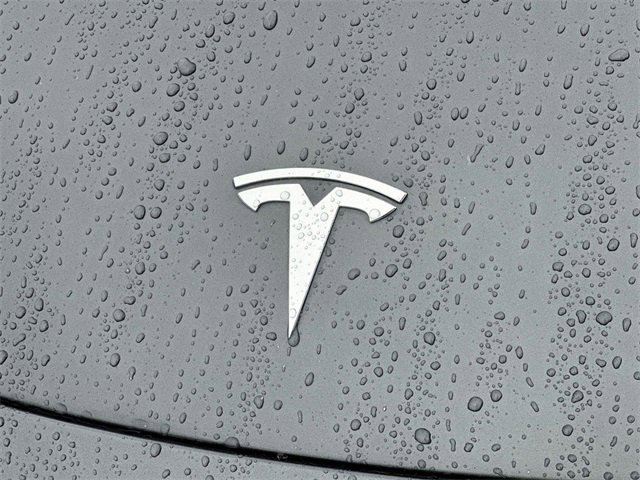 Used 2018 Tesla Model 3 Performance image 28