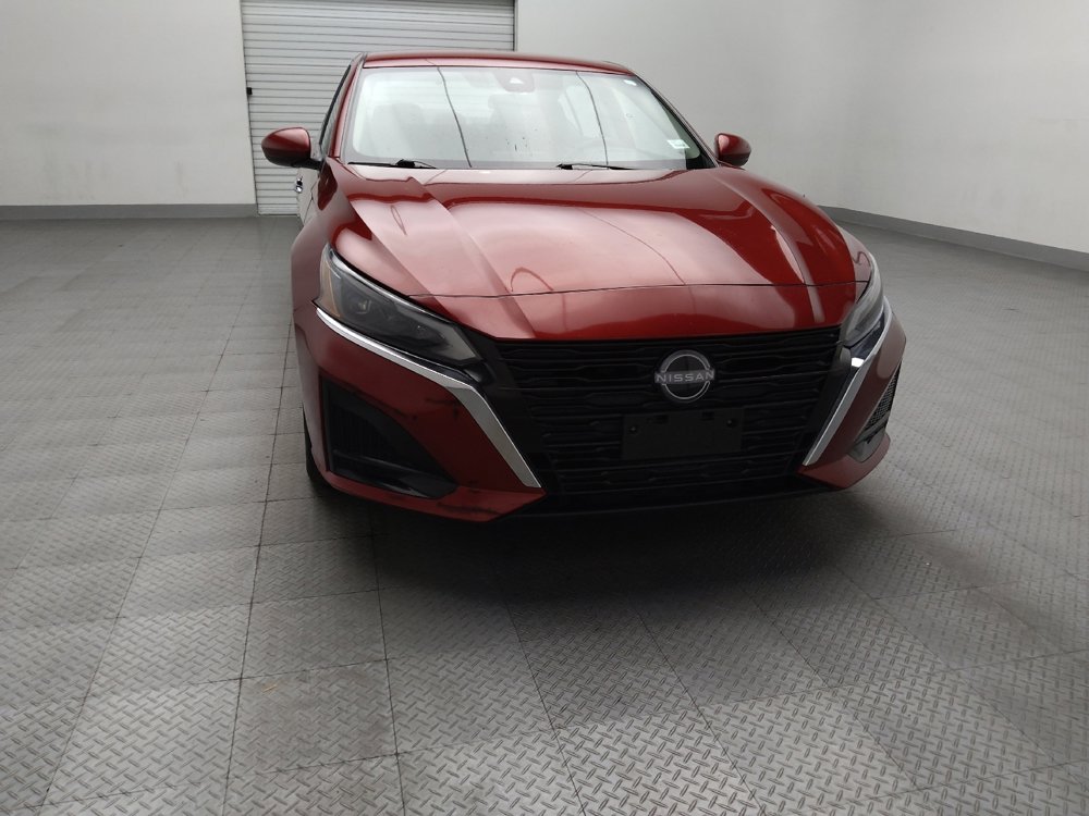 Used 2023 Nissan Altima 2.5 SV image 14