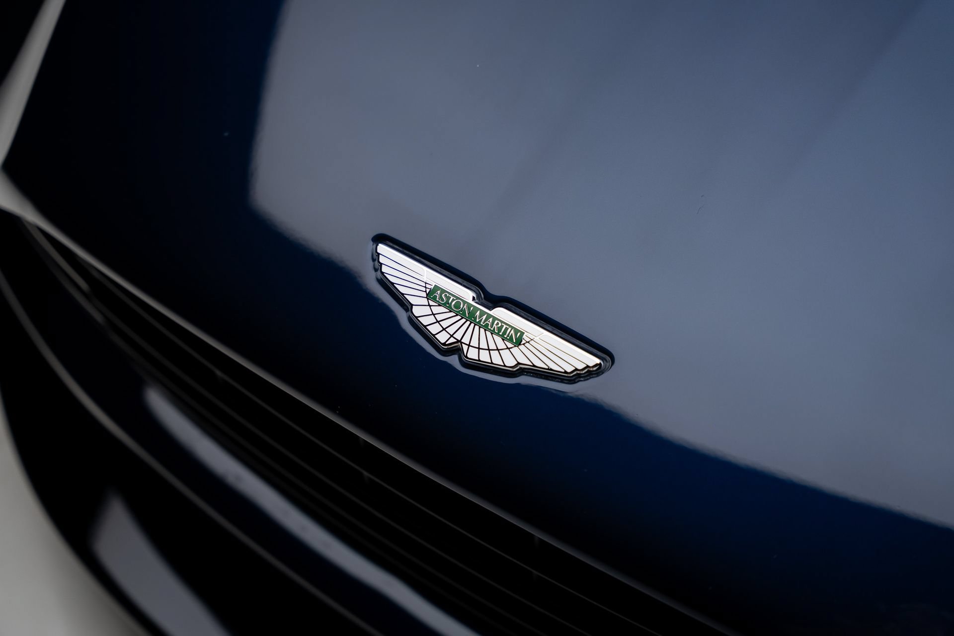 Used 2018 Aston Martin DB11 V12 RWD image 13