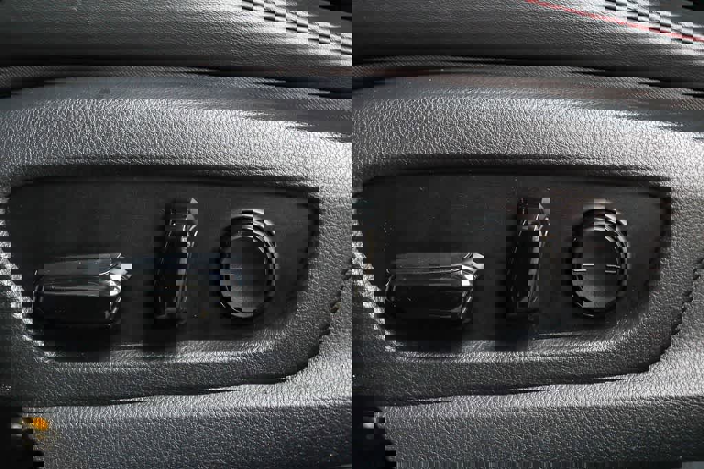 Used 2019 Lexus UX 200 F Sport w/ F Sport Premium Package image 20