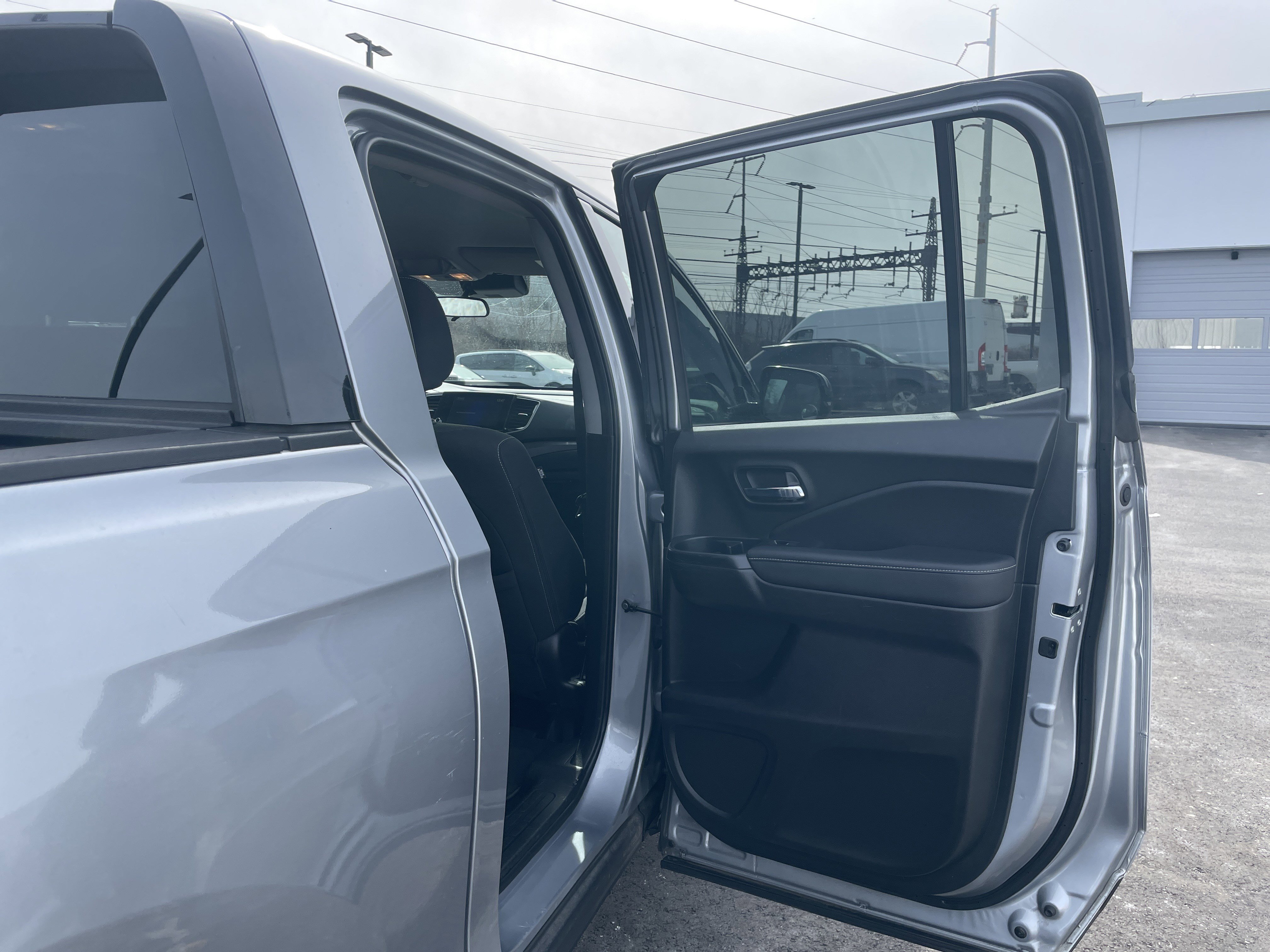 Used 2023 Honda Ridgeline Sport image 14