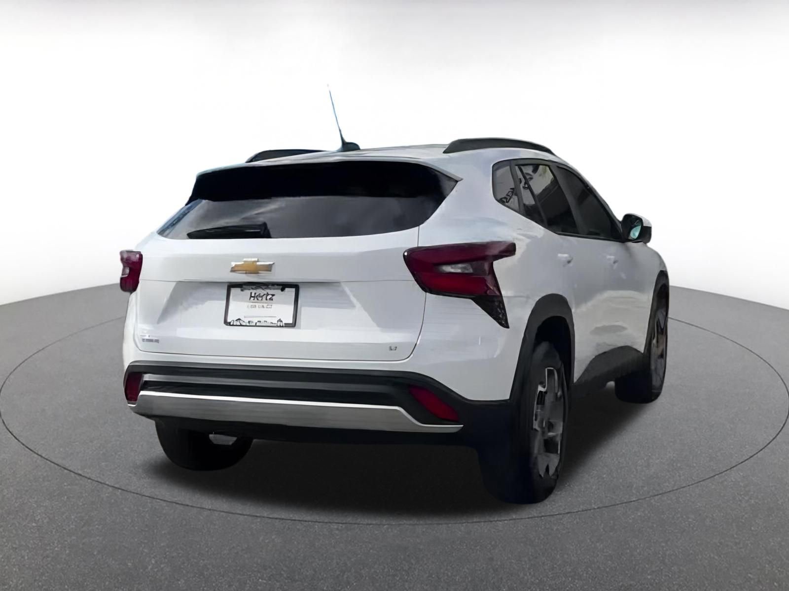 Used 2025 Chevrolet Trax LT image 12