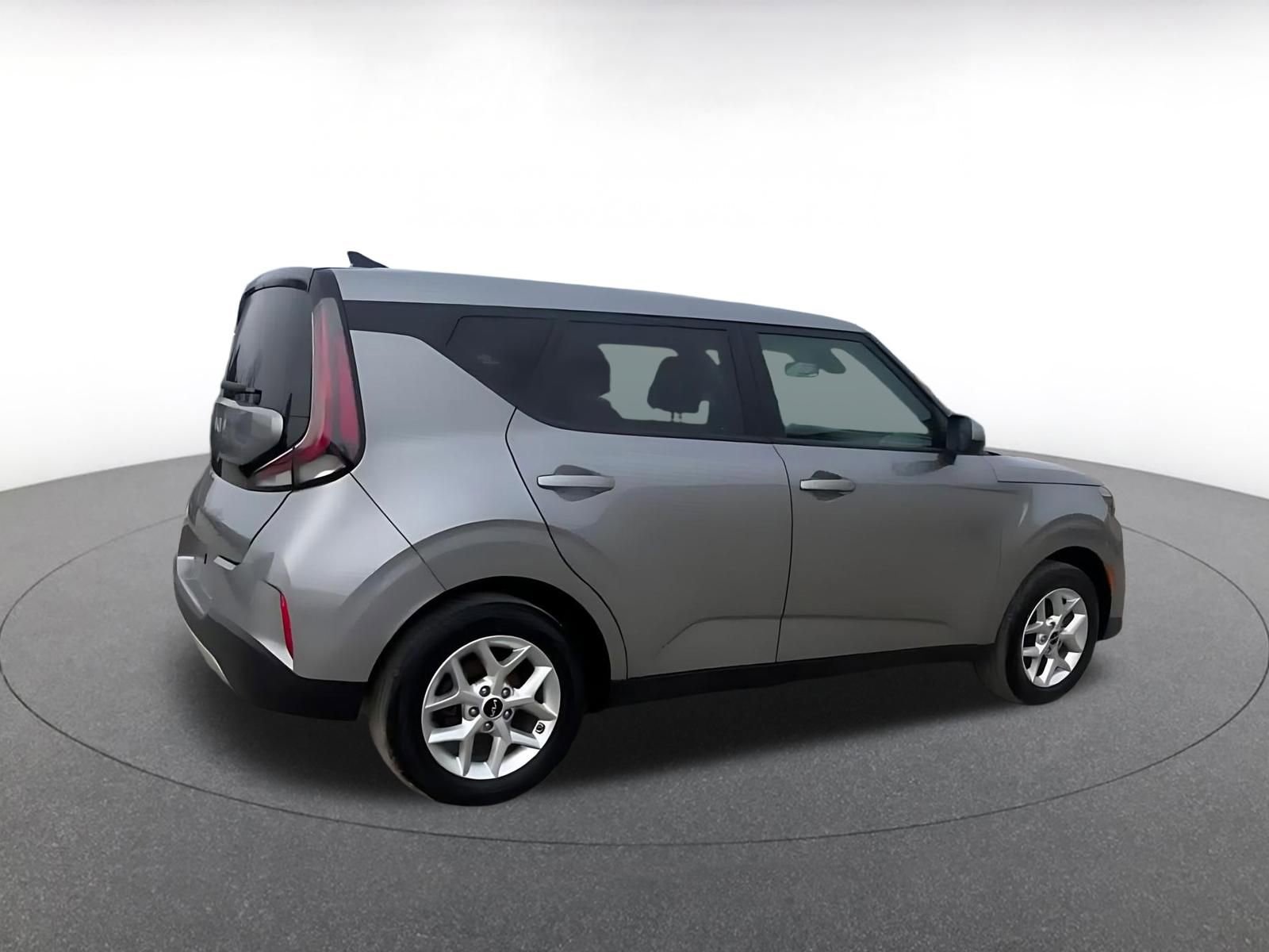 Used 2025 Kia Soul LX w/ LX Technology Package image 15