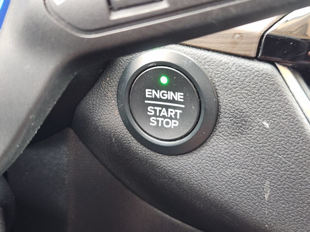 Used 2020 Ford Escape Titanium FWD image 20