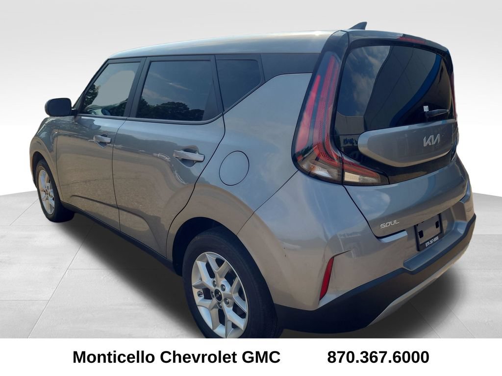 Used 2025 Kia Soul LX w/ LX Technology Package FWD image 5