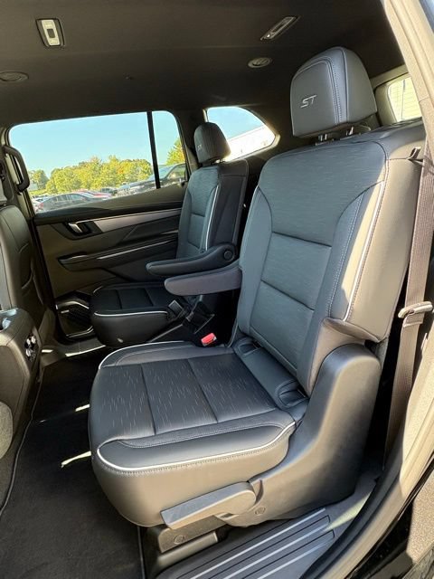 Used 2026 Buick Enclave Sport Touring AWD/4WD image 16