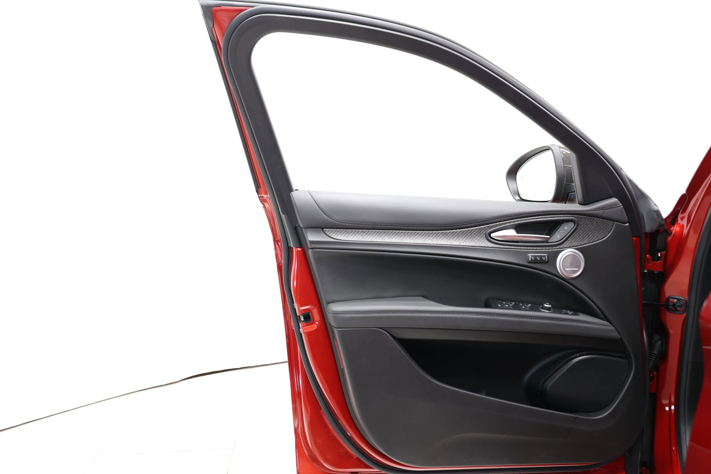 Used 2024 Alfa Romeo Stelvio Quadrifoglio image 11