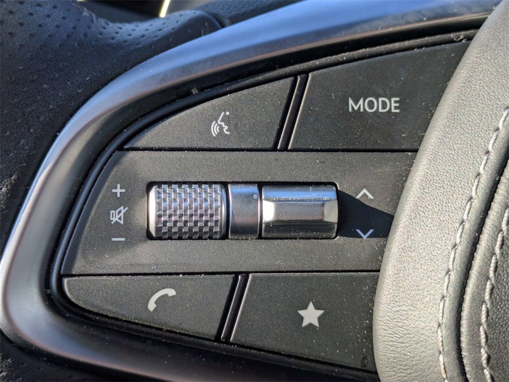 Used 2025 Genesis GV70 3.5T Sport image 29