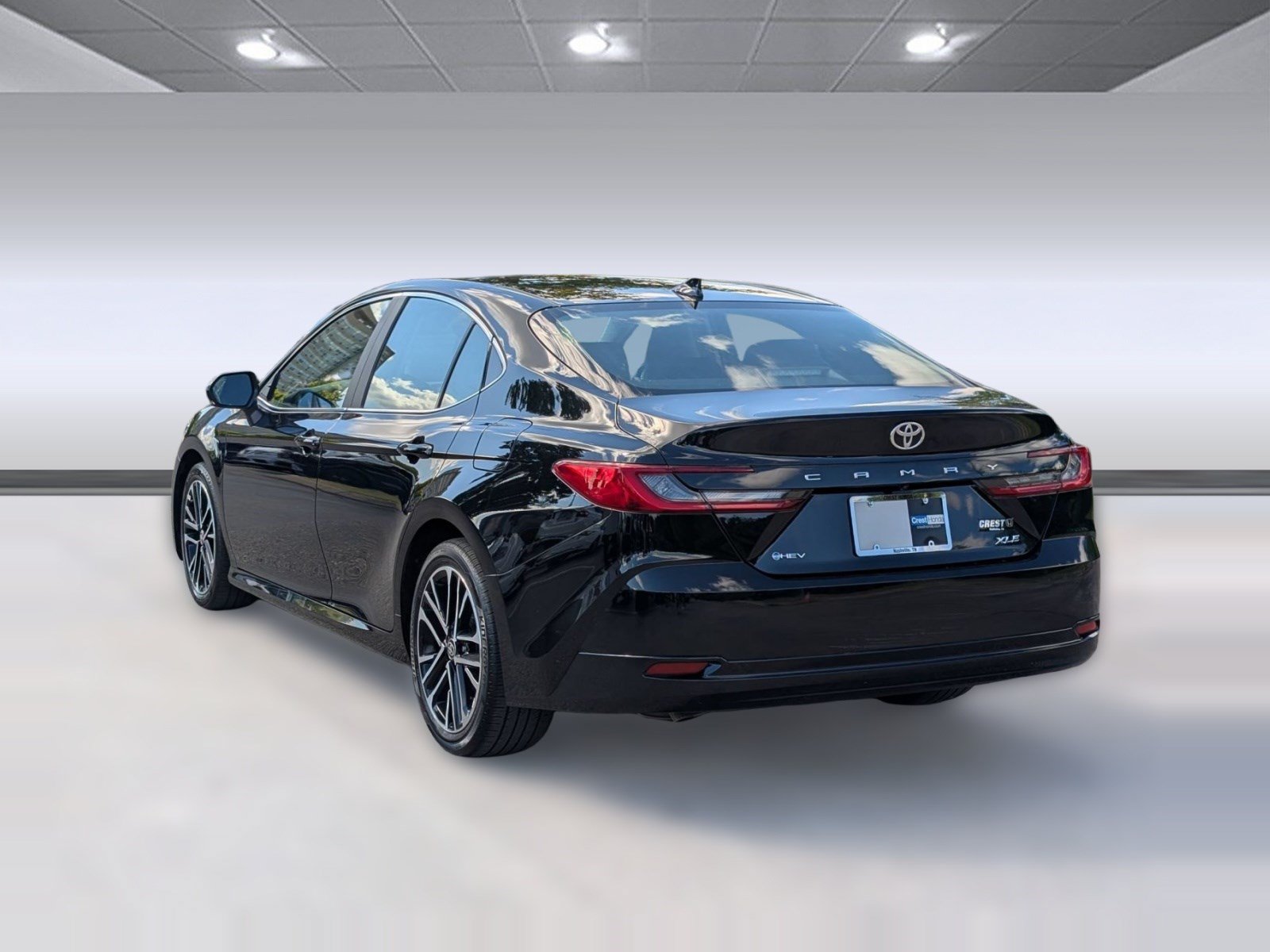 Used 2026 Toyota Camry XLE FWD image 3
