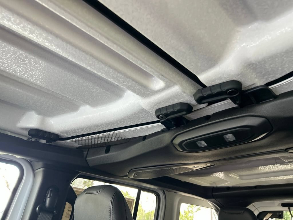 Used 2025 Jeep Wrangler Unlimited Sahara AWD/4WD image 58
