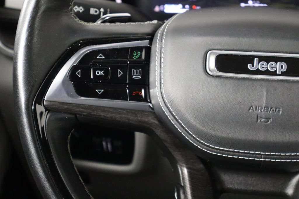 Used 2023 Jeep Grand Cherokee Overland w/ Adv Protech Group III AWD/4WD image 8