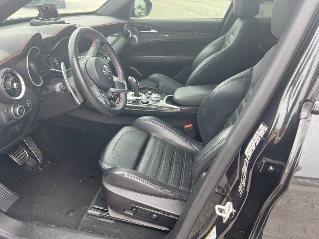 Used 2023 Alfa Romeo Stelvio Estrema AWD/4WD image 7