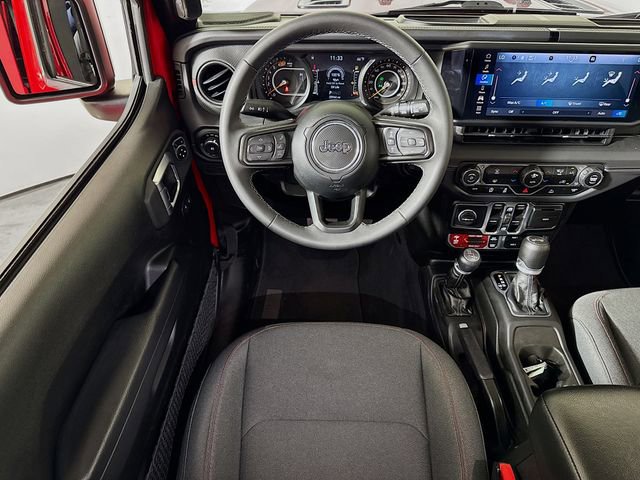 Used 2025 Jeep Wrangler Unlimited Rubicon AWD/4WD image 18