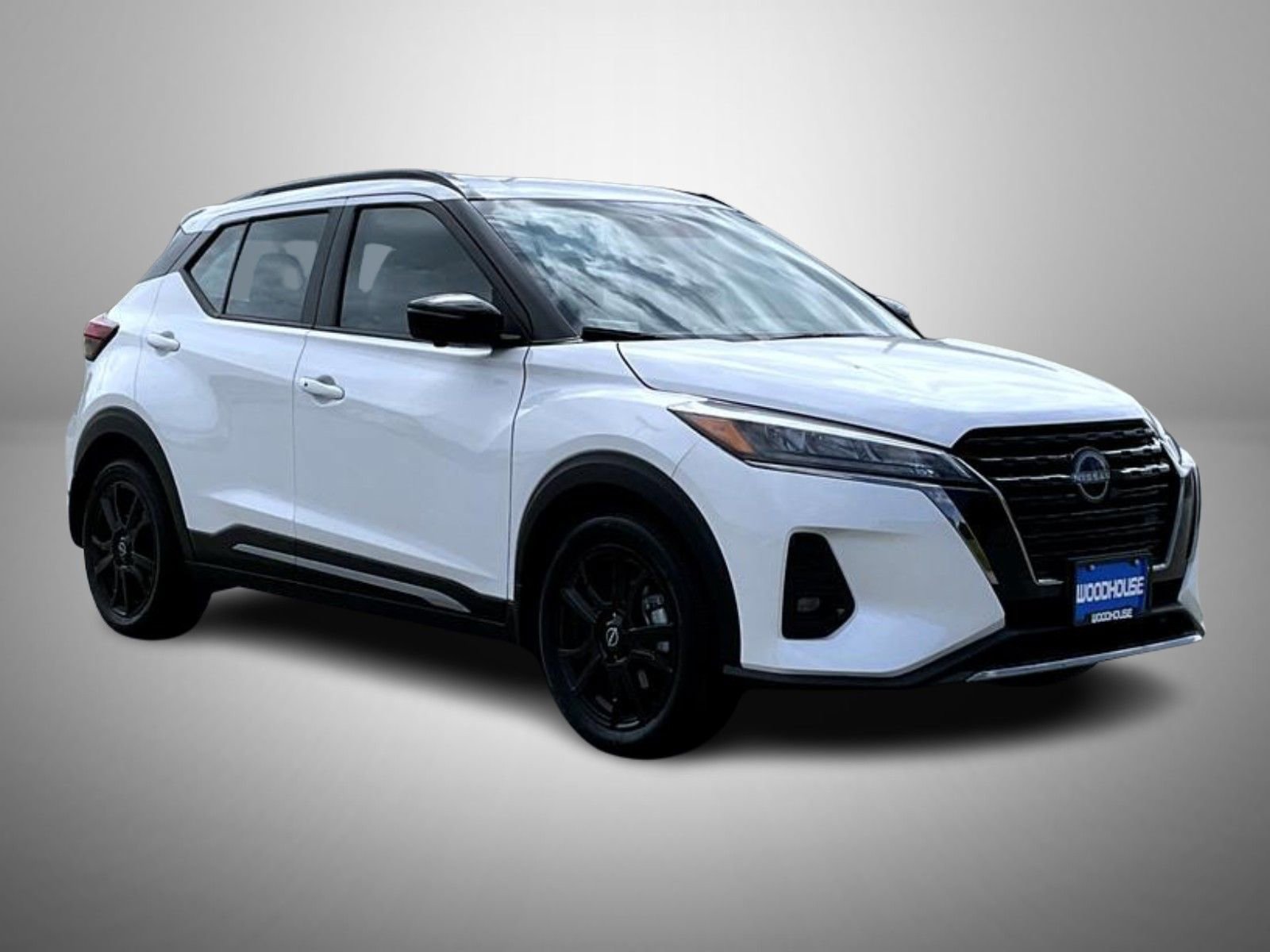 Certified 2024 Nissan Kicks SR w/ SR Premium Package image 3