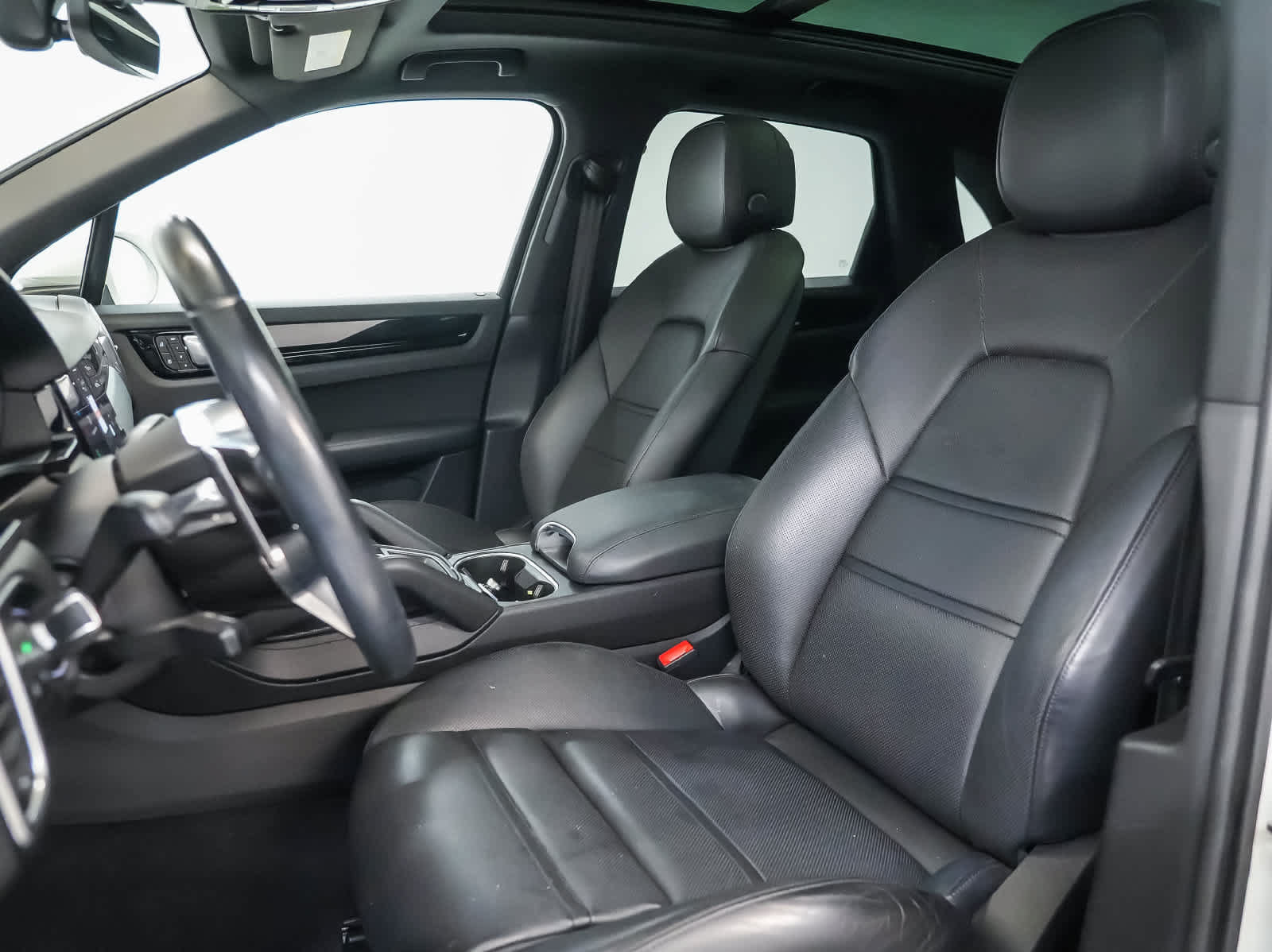 Certified 2023 Porsche Cayenne AWD/4WD image 5