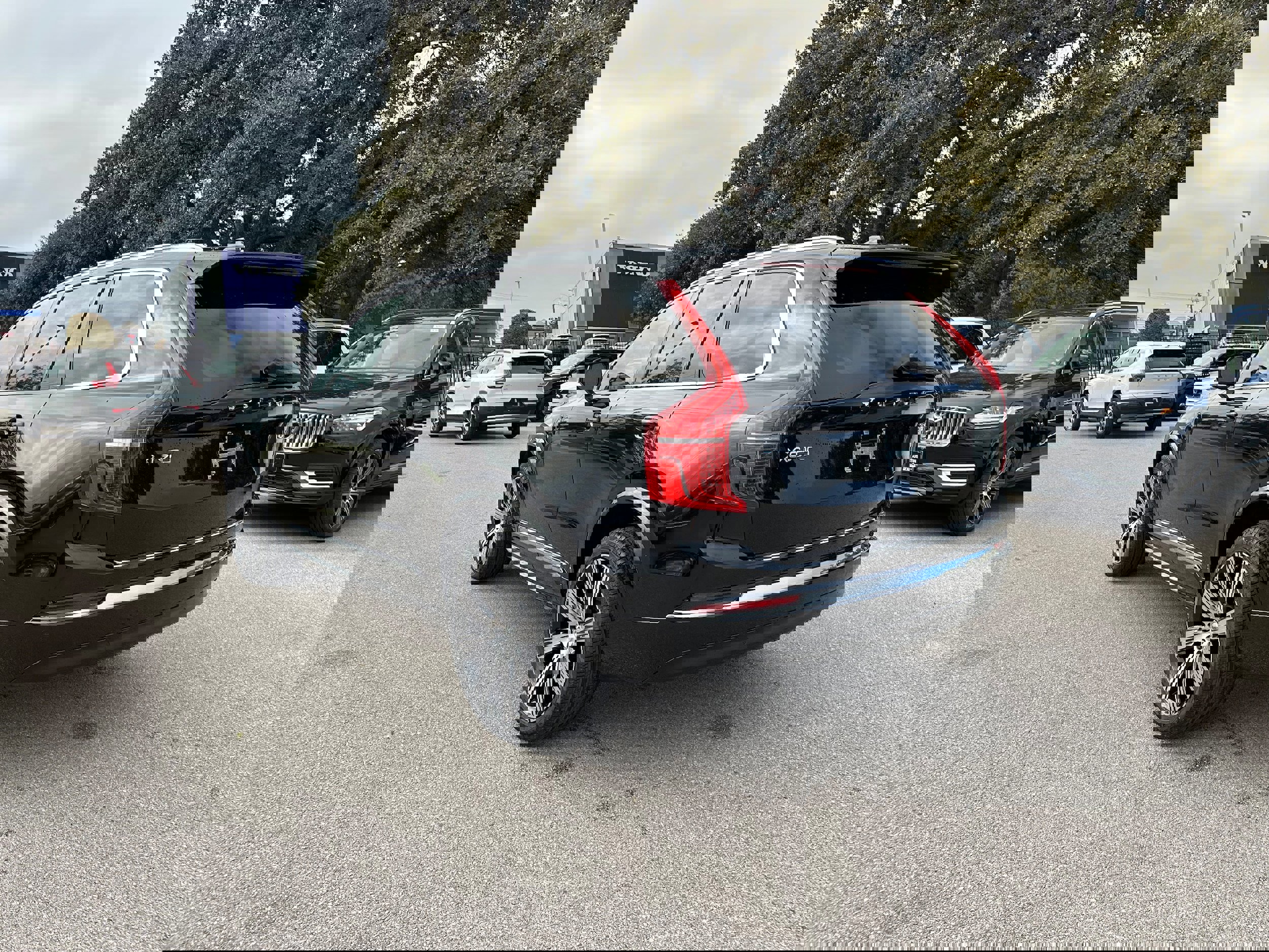 New 2025 Volvo XC90 T8 Plus w/ Protection Package Premier image 4