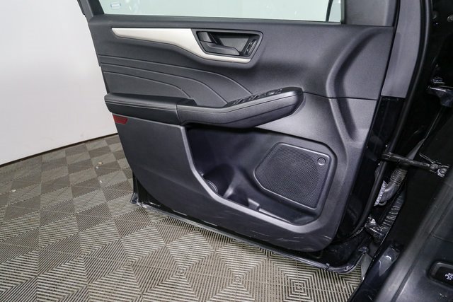 Used 2022 Ford Escape SE w/ SE Sport Appearance Package image 37