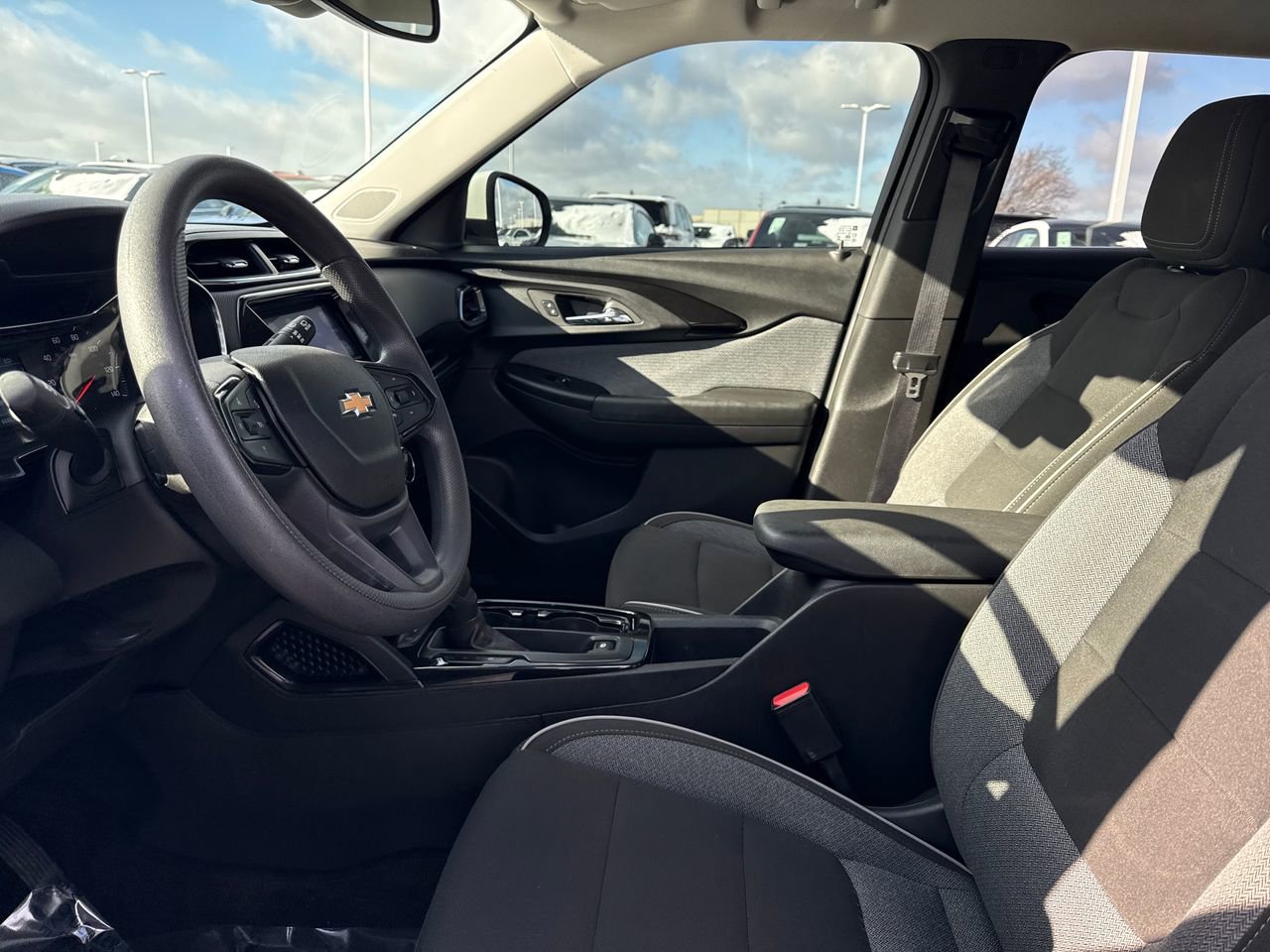 Used 2022 Chevrolet TrailBlazer LT w/ Convenience Package image 13