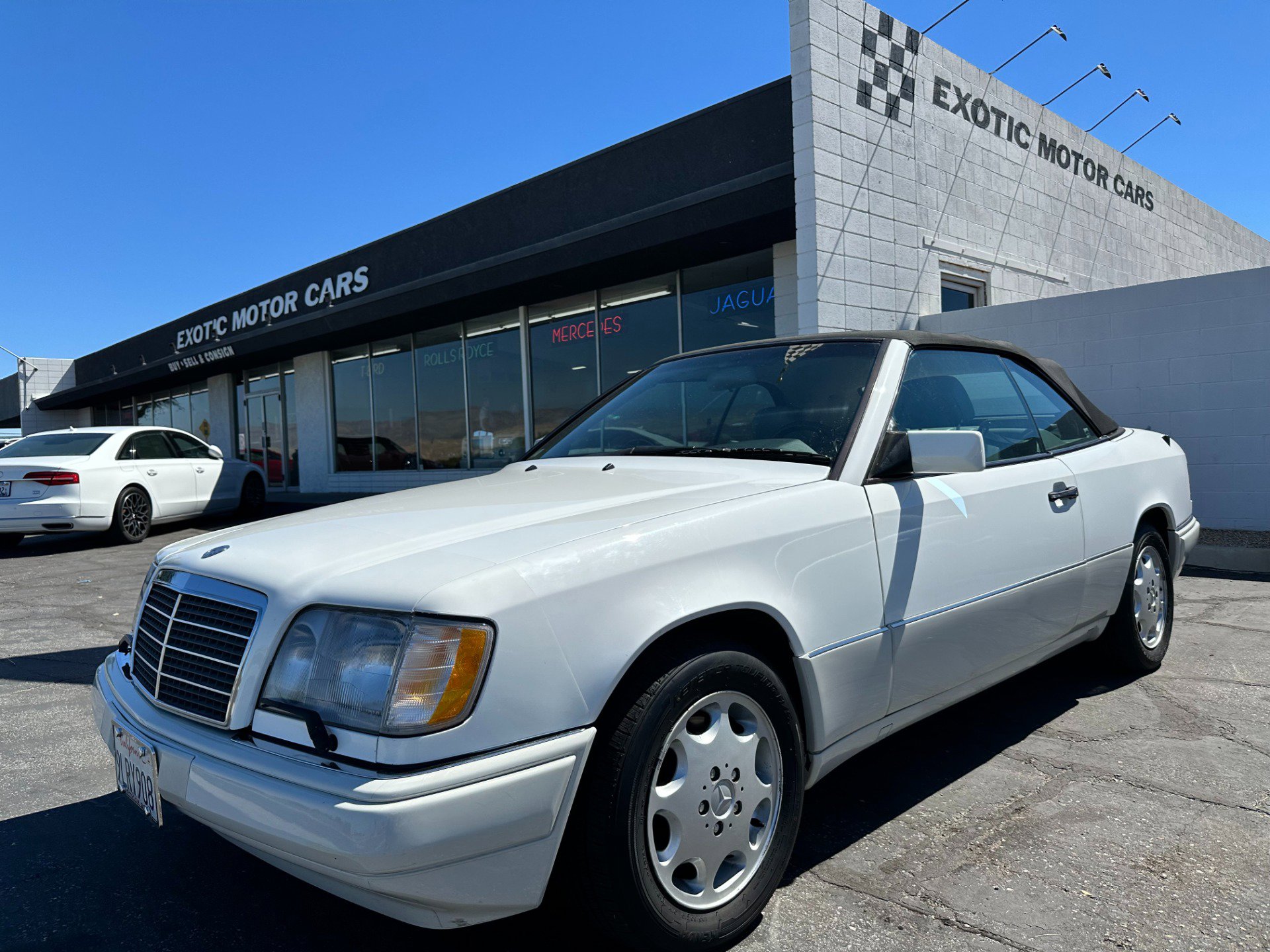 Used 1995 Mercedes-Benz E 320 Convertible image 1