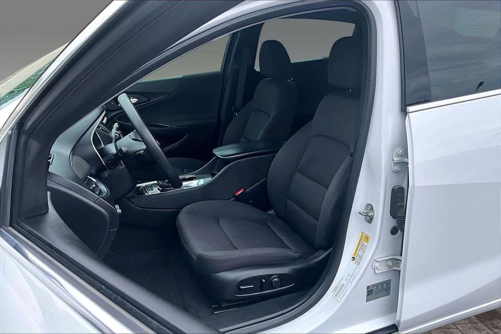 Used 2019 Chevrolet Malibu LT FWD image 14