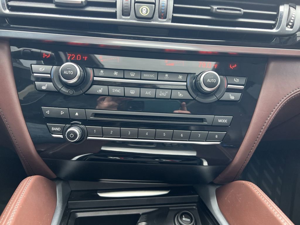 Used 2016 BMW X5 M image 11