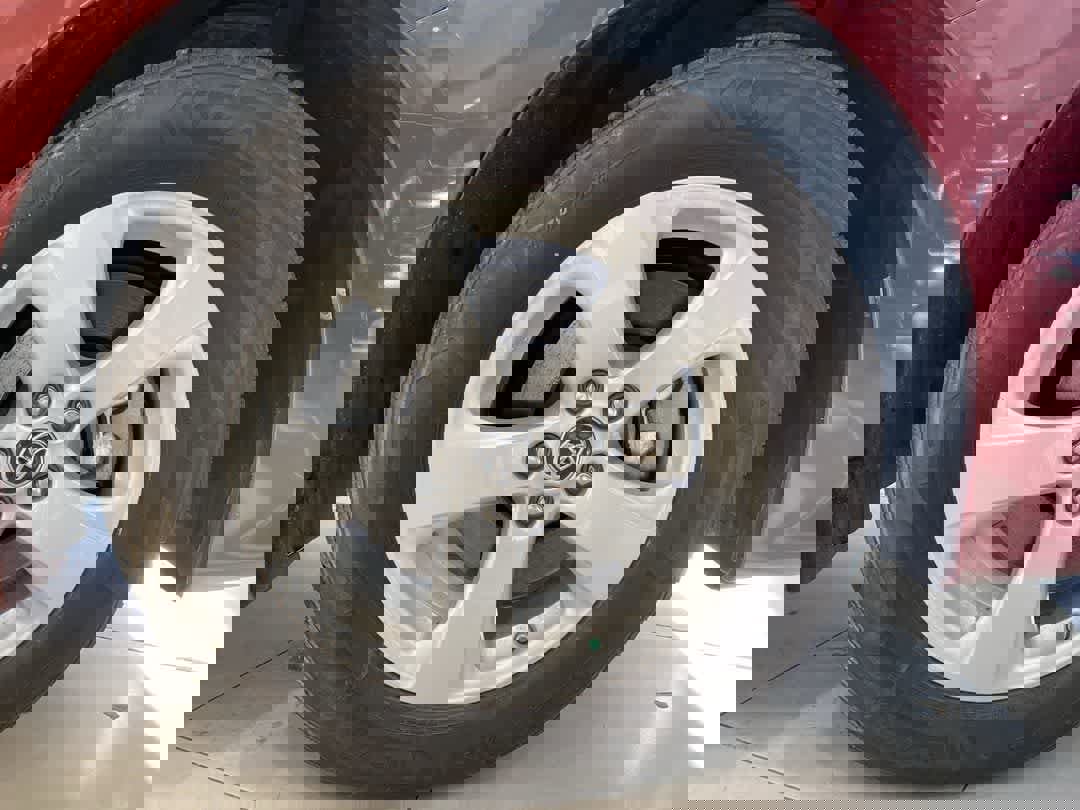 Used 2020 Toyota Sienna LE w/ LE Preferred Package image 10