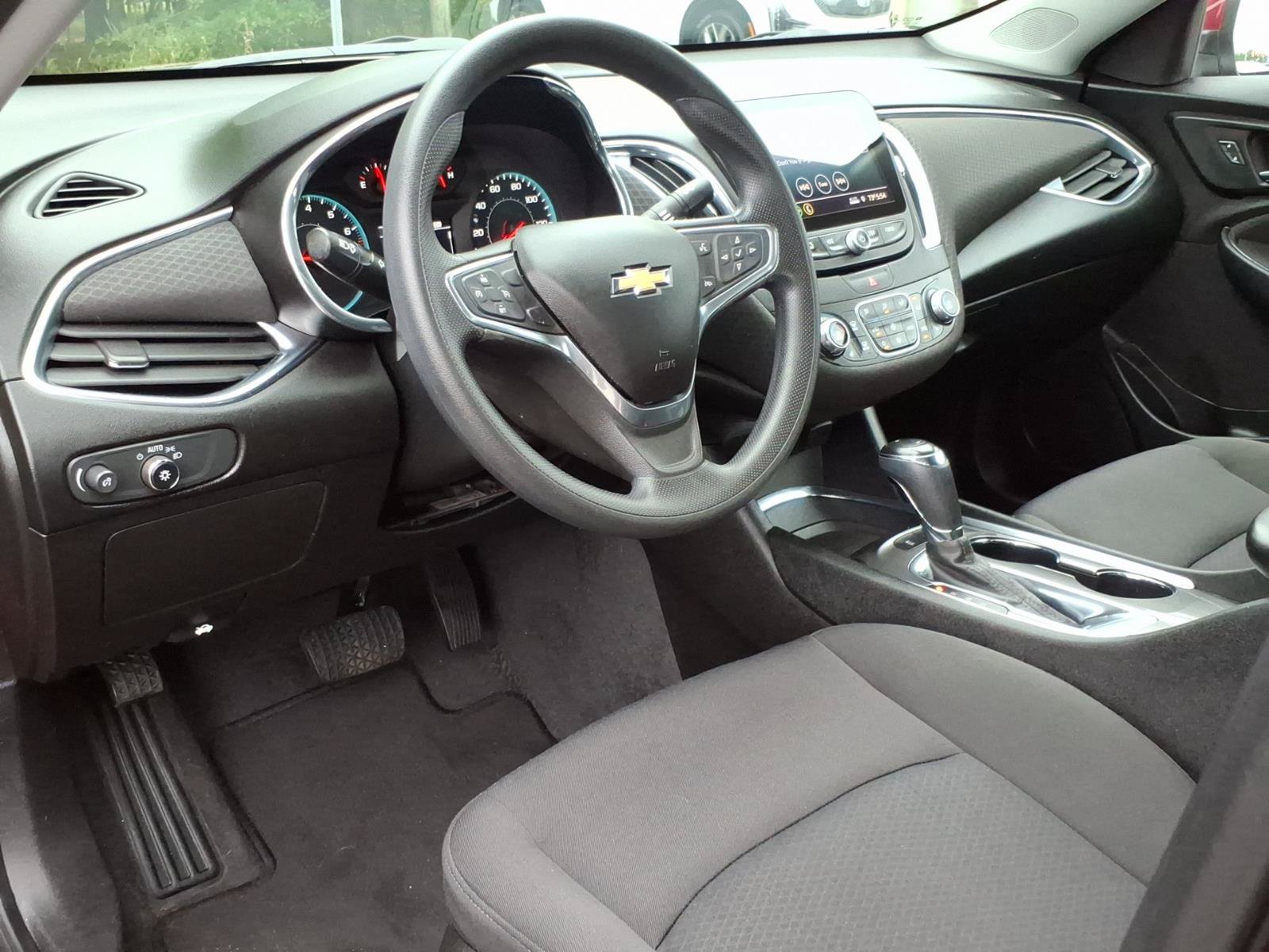 Certified 2019 Chevrolet Malibu LT w/ Driver Confidence Package FWD image 12