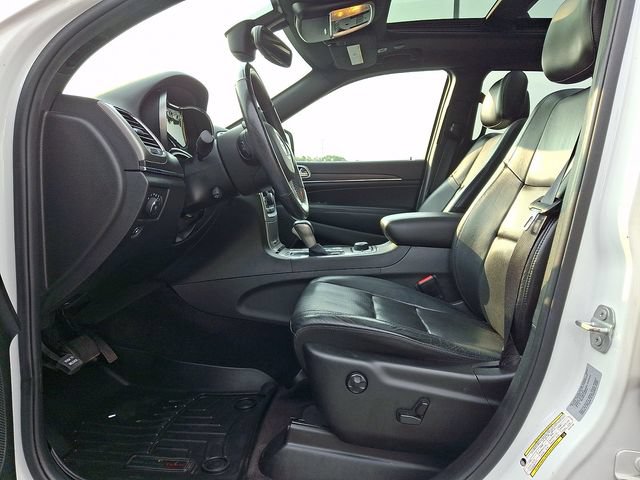 Used 2018 Jeep Grand Cherokee Limited w/ Luxury Group II AWD/4WD image 16