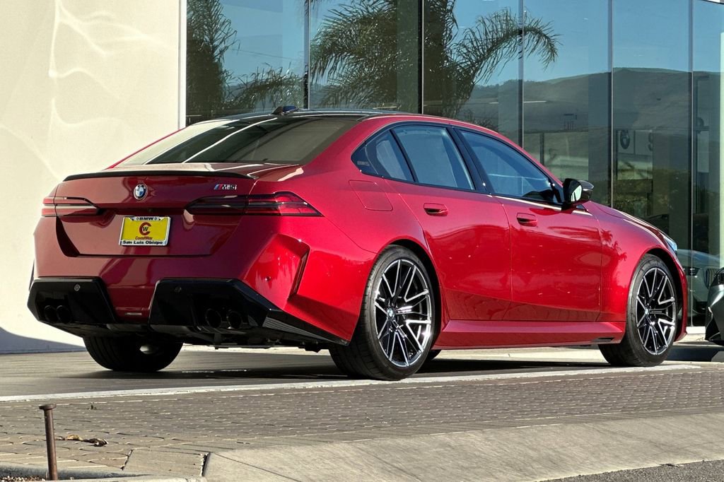 Used 2025 BMW M5 w/ Carbon Package image 3