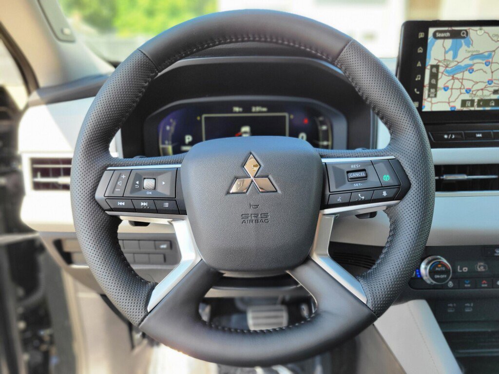 New 2025 Mitsubishi Outlander SEL image 26