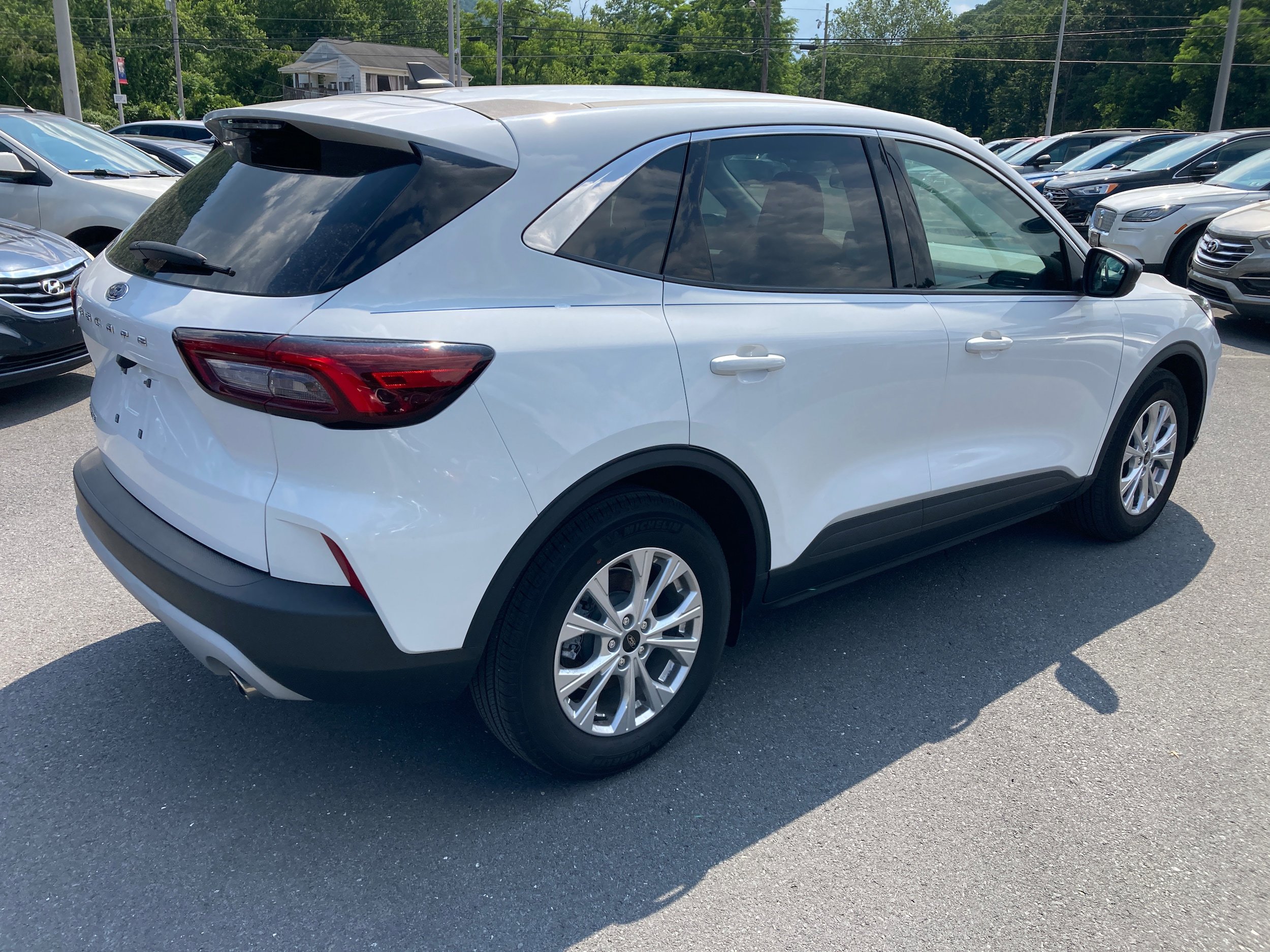 Used 2023 Ford Escape Active w/ Cold Weather Package FWD image 4