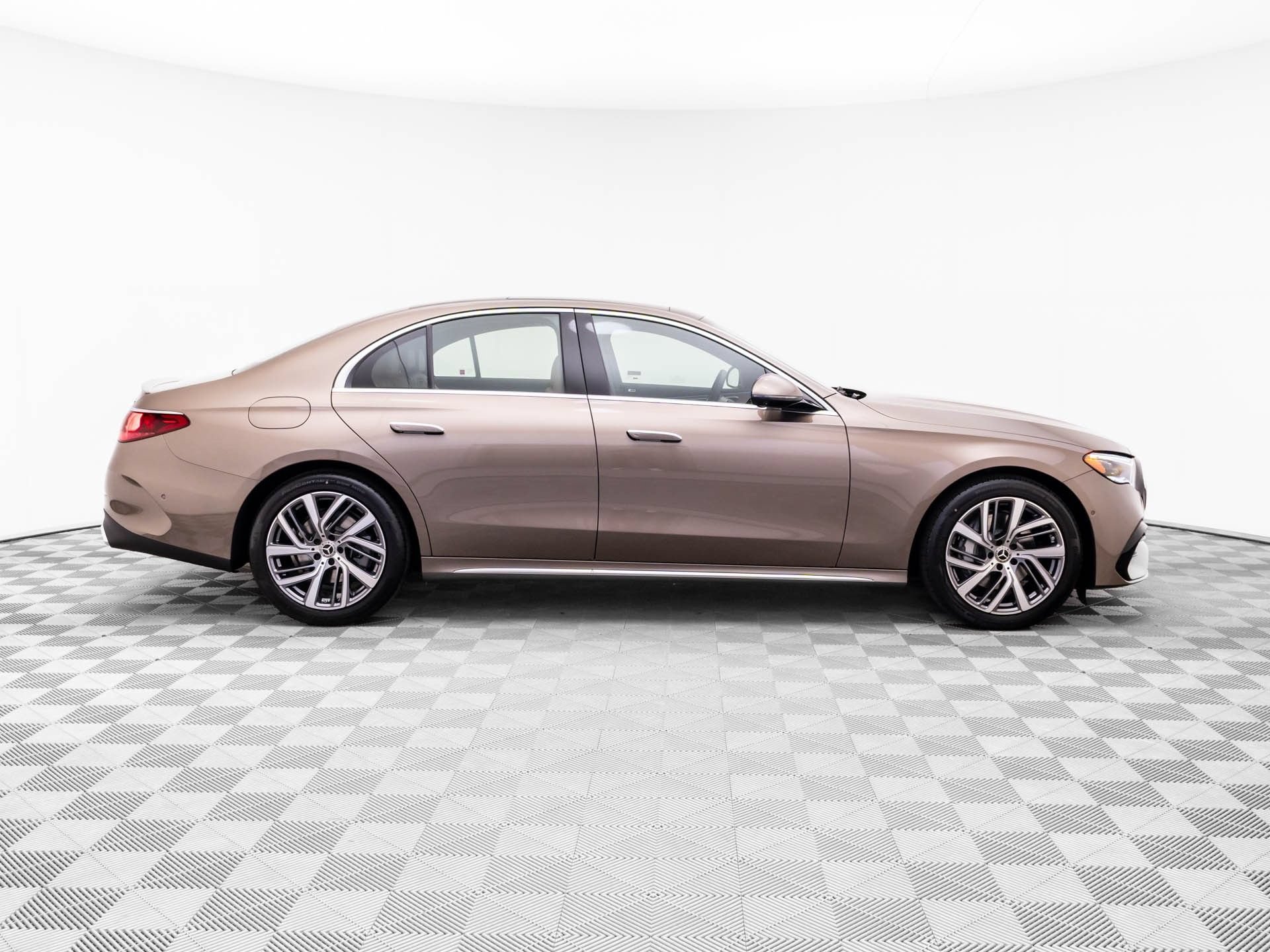 New 2026 Mercedes-Benz E 350 4MATIC Sedan image 6