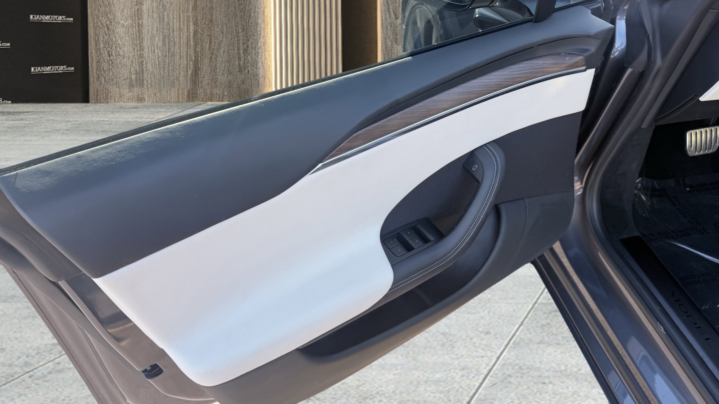 Used 2023 Tesla Model S image 19