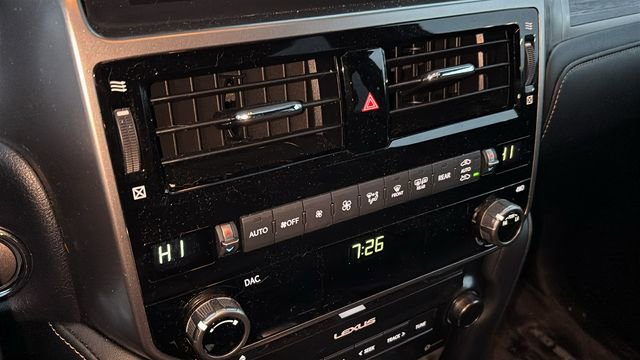 Used 2023 Lexus GX 460 Premium w/ Accessory Package image 22