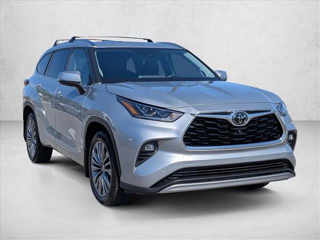Used 2020 Toyota Highlander Platinum AWD/4WD image 3