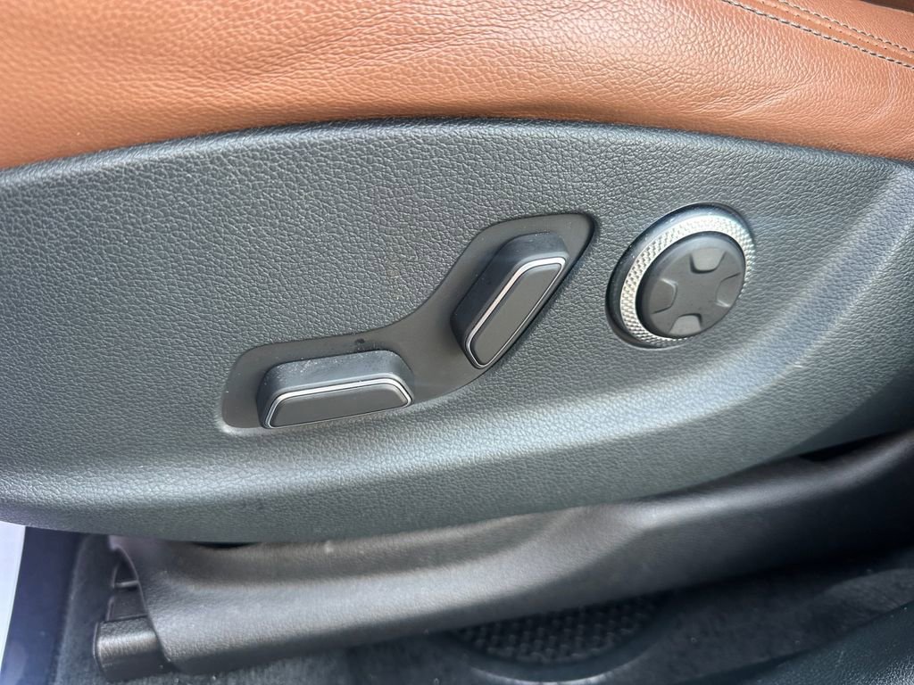 Used 2022 Genesis GV70 2.5T w/ Advanced Package image 29