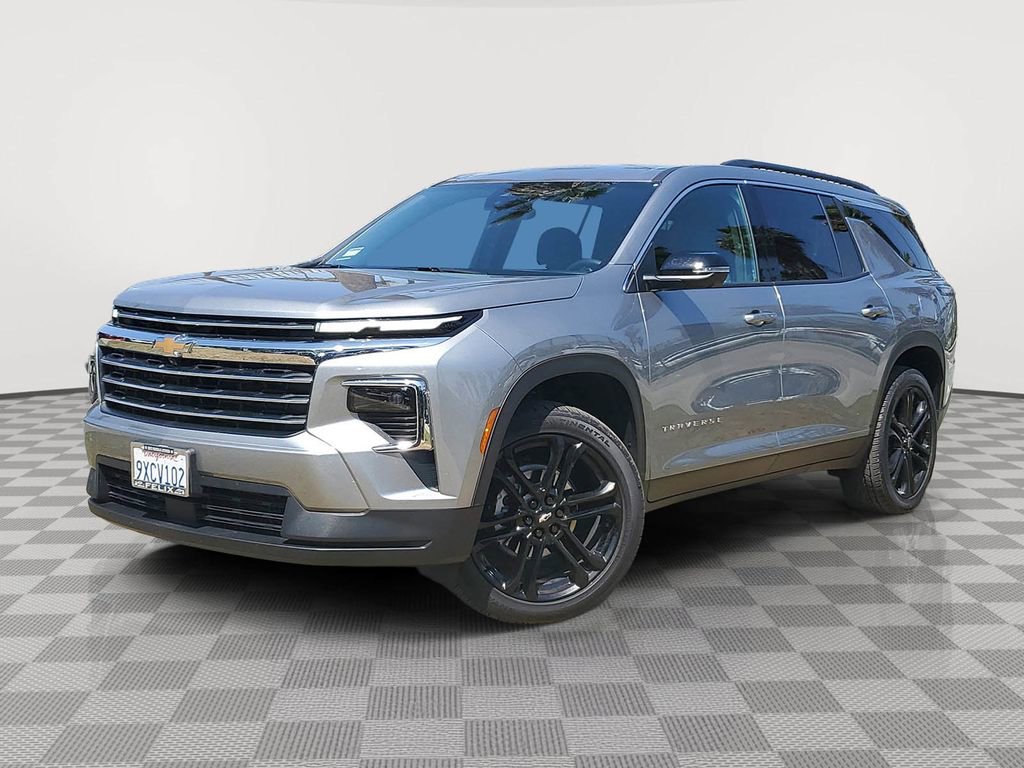 Used 2026 Chevrolet Traverse LT w/ Driver Confidence Package FWD image 2