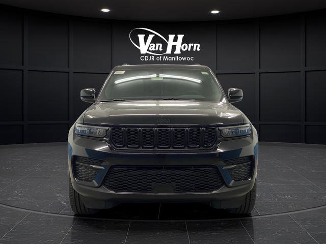 New 2025 Jeep Grand Cherokee Altitude image 11