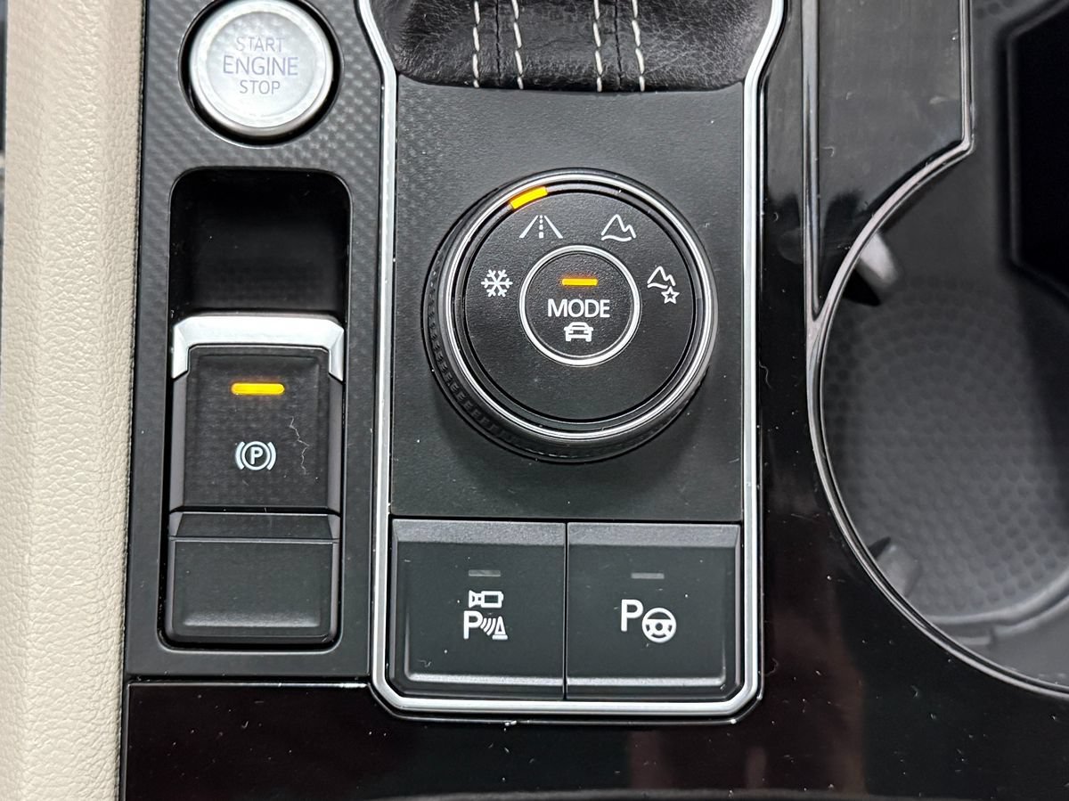 Used 2022 Volkswagen Atlas SEL Premium R-Line AWD/4WD image 29