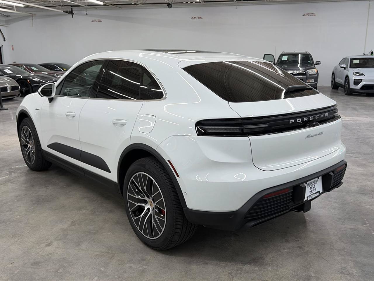 Used 2025 Porsche Macan 4S Electric w/ Premium Package AWD/4WD image 12