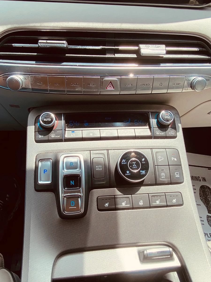 Used 2022 Hyundai Palisade Limited w/ Winter Package AWD/4WD image 15