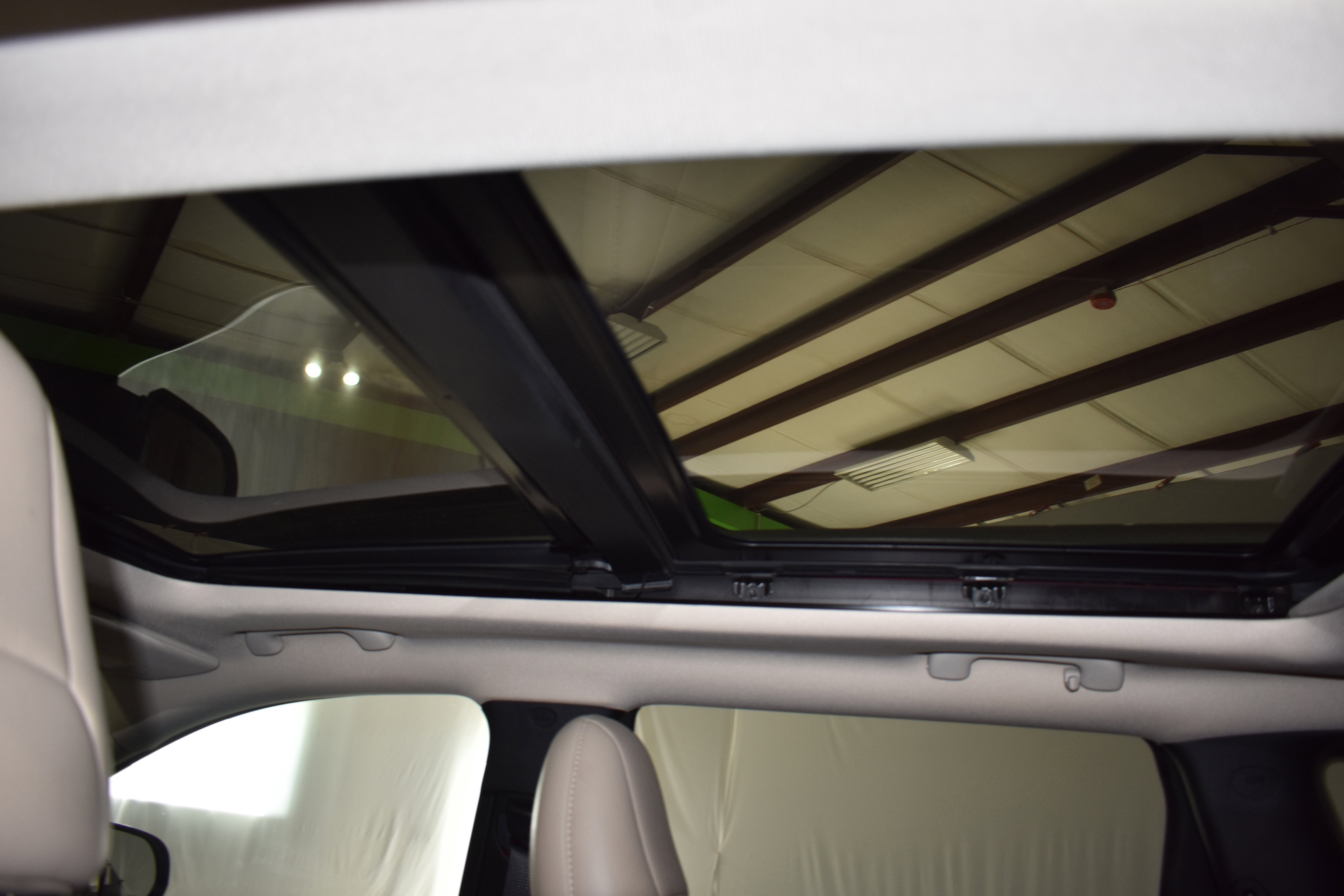 Used 2015 Jeep Cherokee Limited image 29