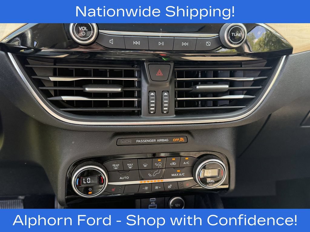 Used 2021 Ford Escape Titanium w/ Titanium Elite Package AWD/4WD image 12