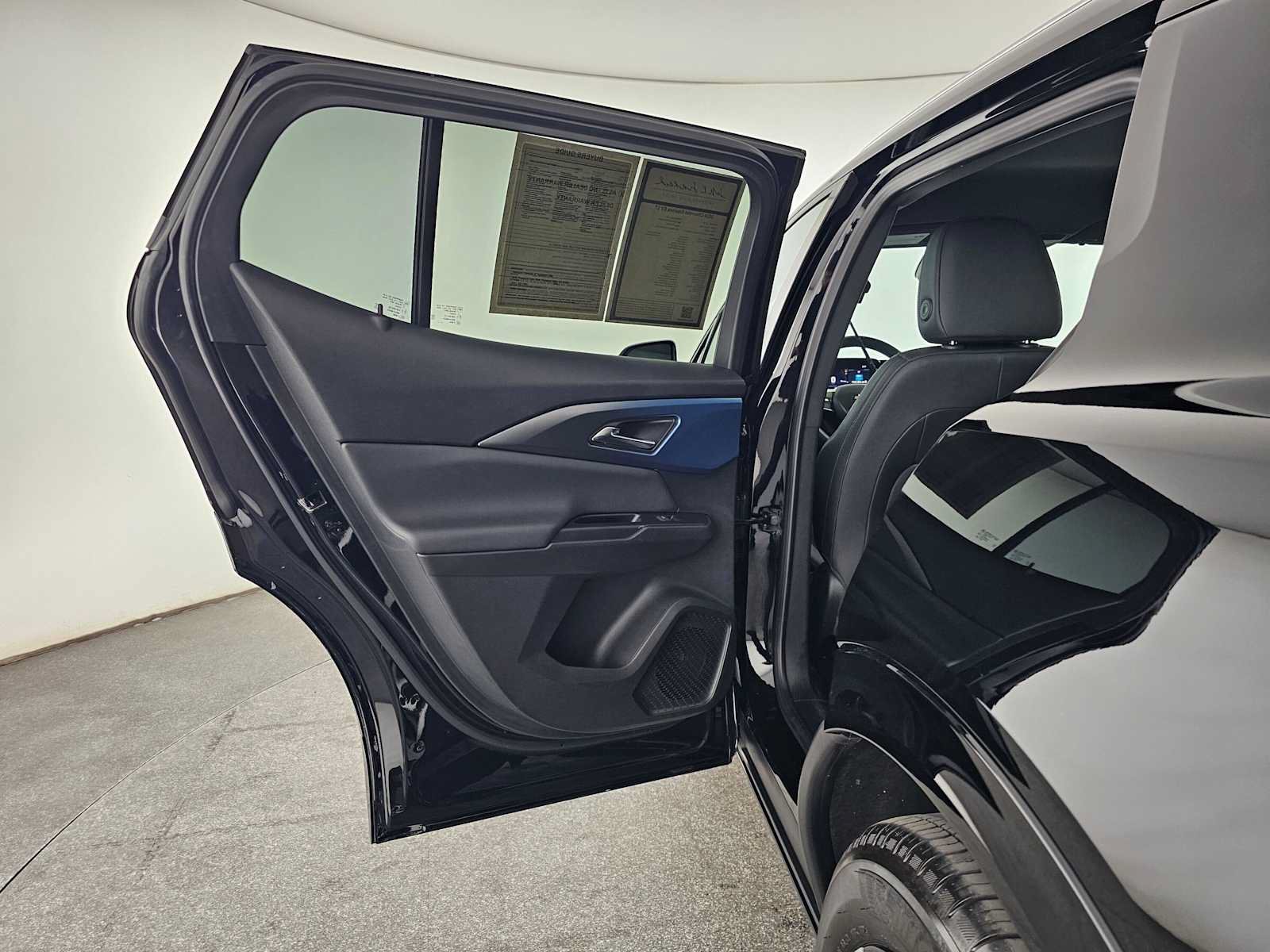 Used 2024 Chevrolet Equinox EV LT FWD image 15