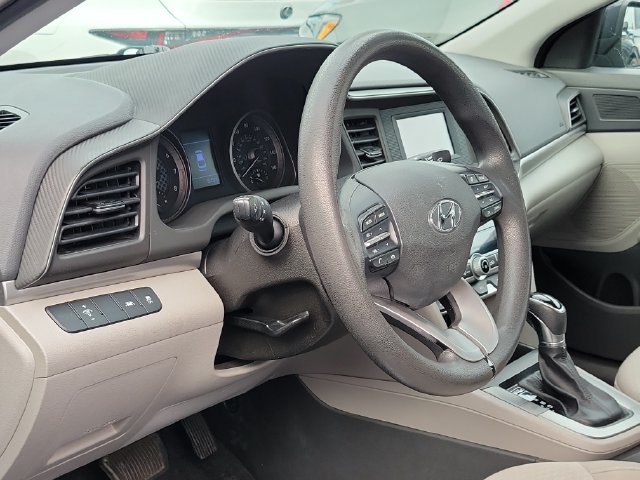 Used 2020 Hyundai Elantra SE FWD image 8