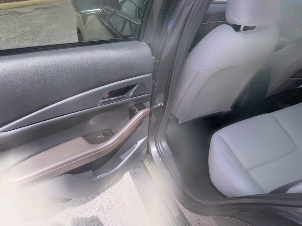 Used 2025 MAZDA CX-30 2.5 Turbo w/ Premium Plus Pkg image 12