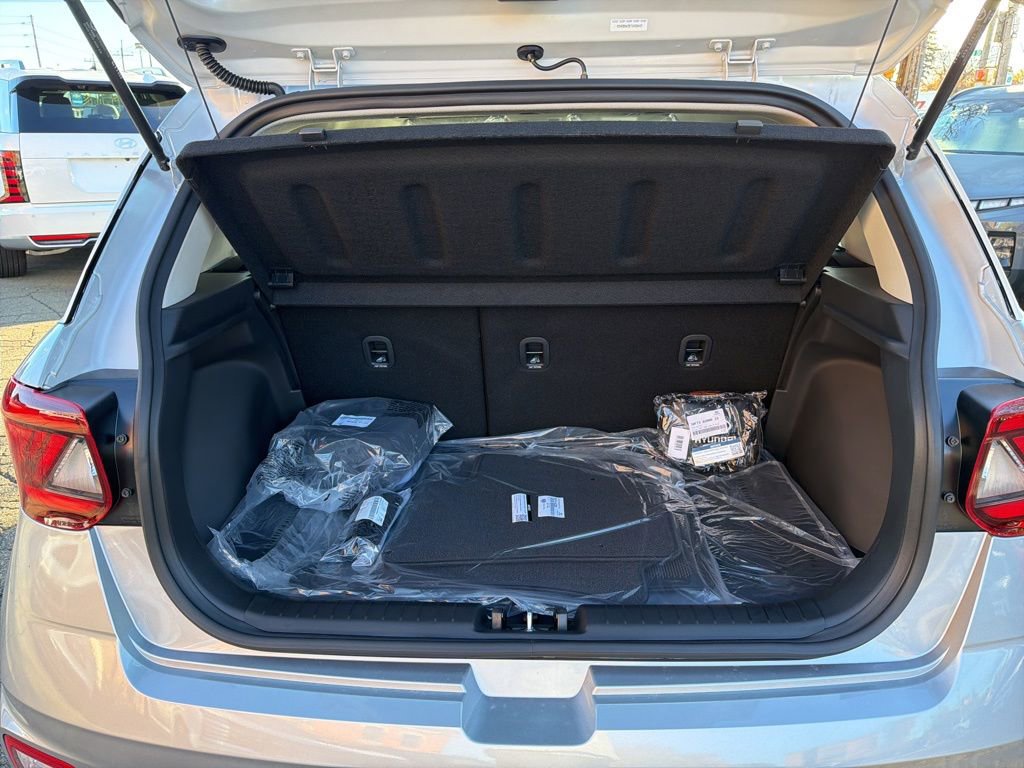 New 2026 Hyundai Venue SE image 15