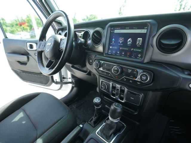 Used 2021 Jeep Gladiator Overland AWD/4WD image 34