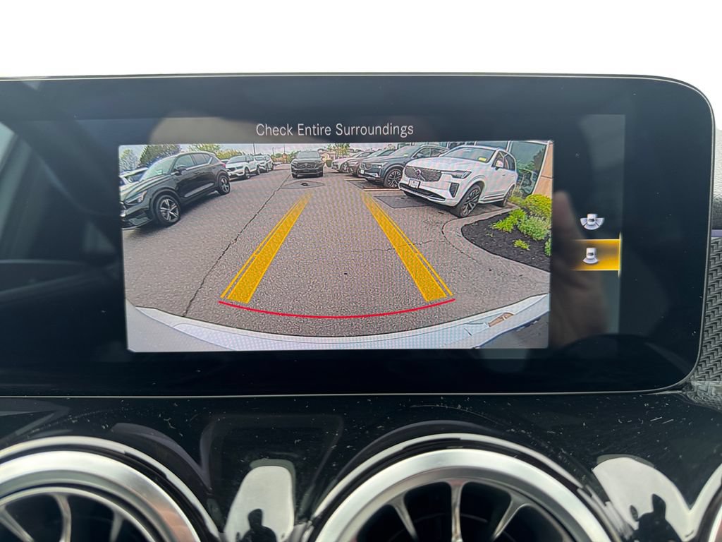 Used 2022 Mercedes-Benz GLB 250 4MATIC image 20