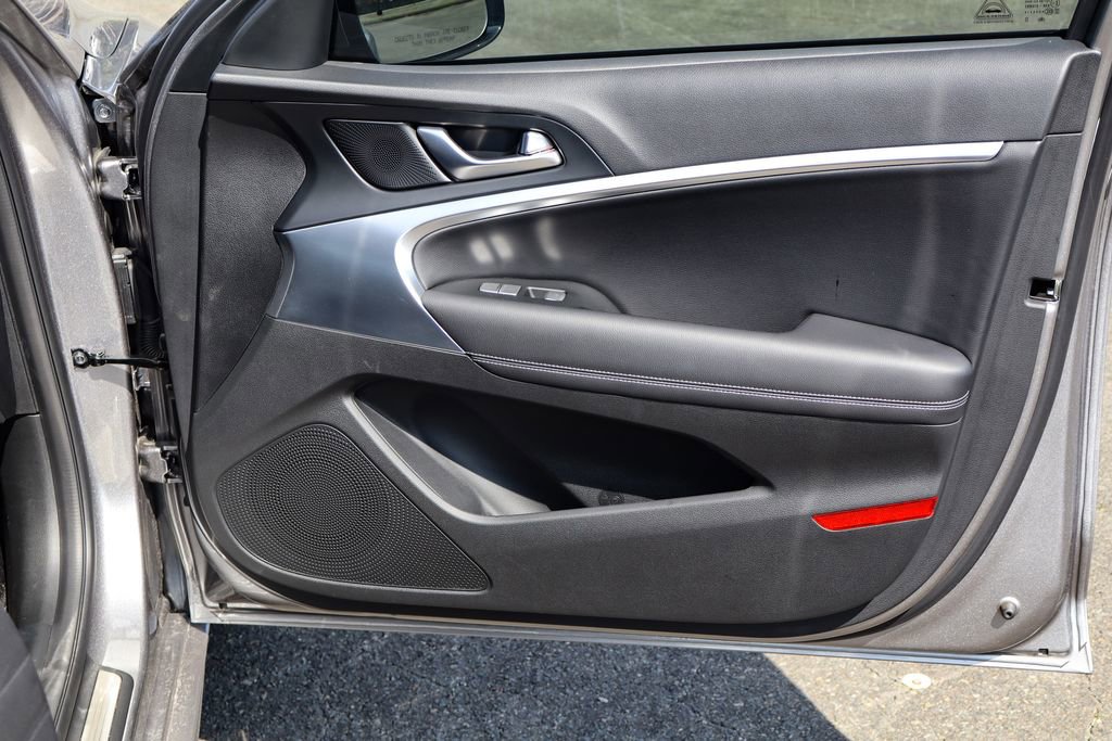 Used 2026 Genesis G70 2.5T image 38